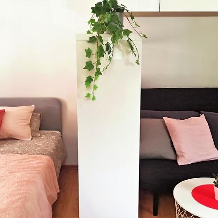 Apartament Malinowy Swietoduska 12 Lublin Ngoại thất bức ảnh
